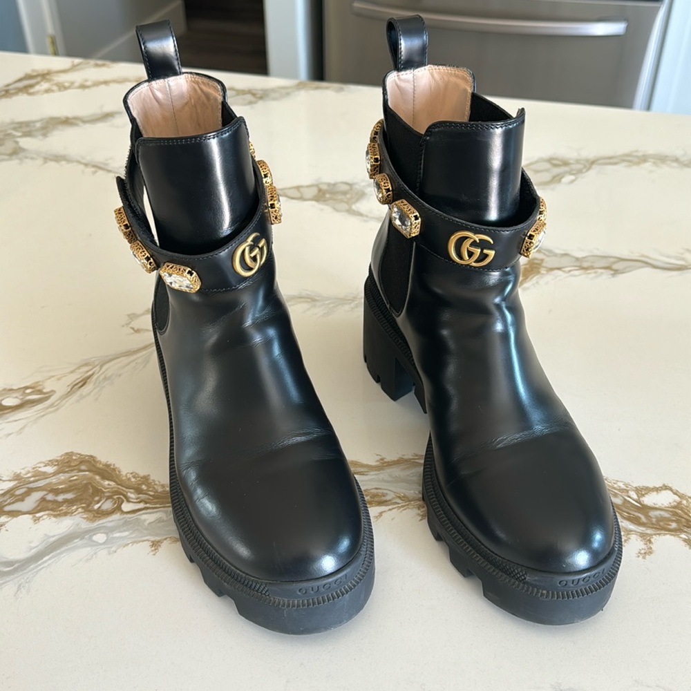 Gucci Chelsea Boot. Gently worn, slight creasing, no scuffs or wear.